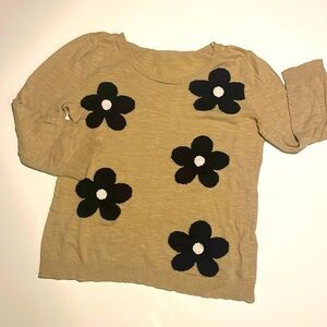 All natural fiber flower sweater 🌷